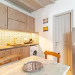 Elenitas House In *